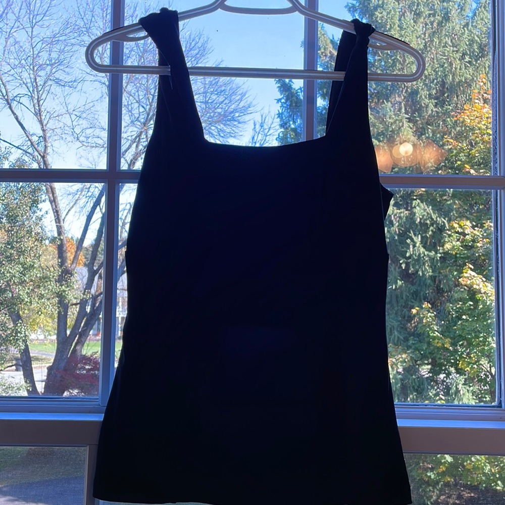 White House Black Market black sleeveless top size small